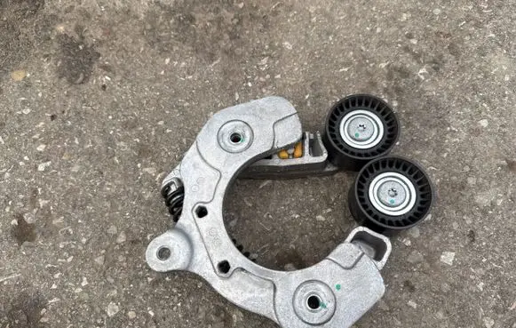 Hyundai Tucson IV NX4 Alternator belt tensioner 252812MHA1