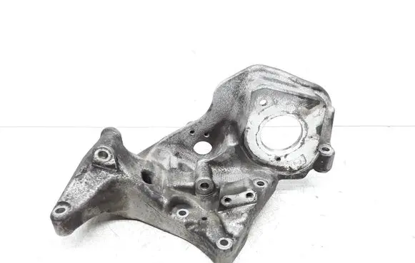 Volvo S80 Generator/alternator bracket 31401103
