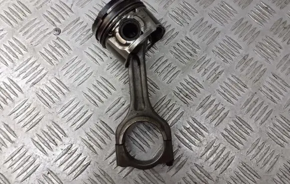 Citroen C4 I Piston 