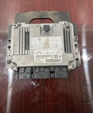 Citroen C4 I Engine control unit/module 0281011966 9662670780 9653950980