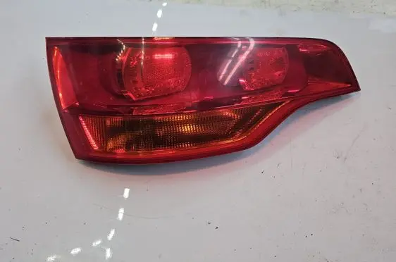 Audi Q7 4L Tailgate rear/tail lights