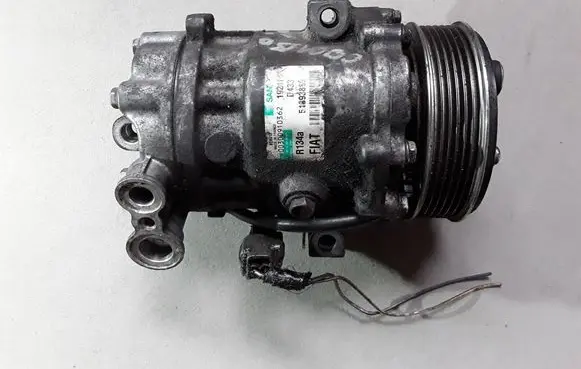 Opel Combo D Air conditioning (A/C) compressor (pump) 51893889