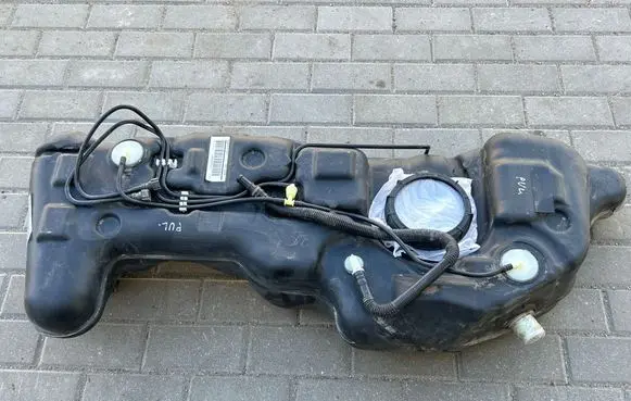 Nissan Pulsar Fuel tank 172013ZU0A 172053ZU0A 11101690419120