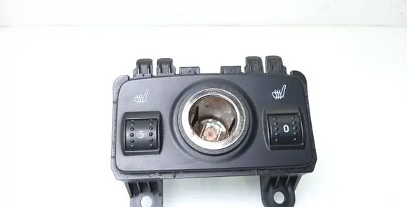 Ford C-MAX II Seat heating switch AM5T19K314AC