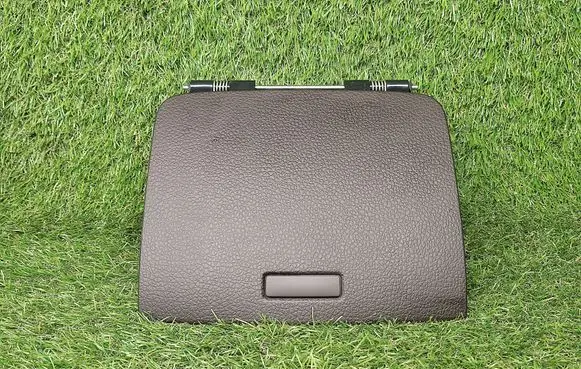 Volkswagen Touareg II Glove box 7P6857922