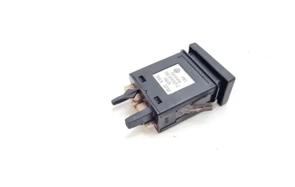 Volkswagen PASSAT B5.5 Windscreen/window heater switch 3B0959621C