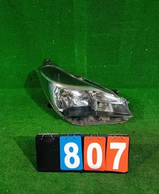 Toyota Yaris Headlight/headlamp