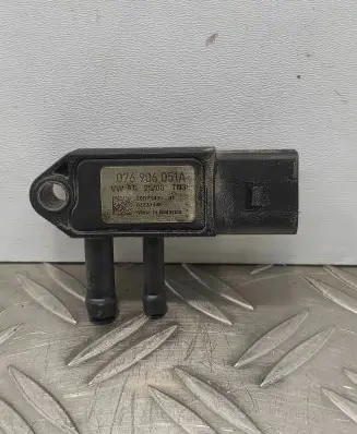 Volkswagen PASSAT B6 Air pressure sensor 076906051A 20DPS09001 02233406
