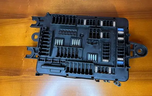 BMW X5 F15 Fuse module 9316569 19325000002 21102013