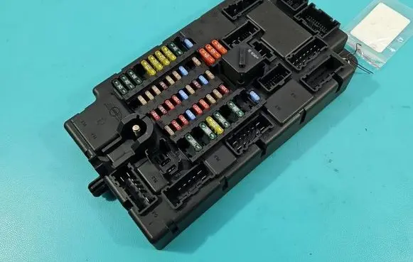 Mini One - Cooper R57 Fuse box set 519398051 IMPRK1544016