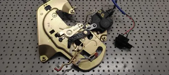 KIA Carnival Sliding door lock 4DLU