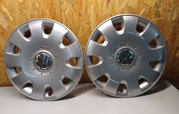 Volkswagen Touran I R15 wheel hub/cap/trim 1T0601147