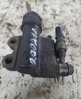 Nissan Almera Tino Clutch slave cylinder 