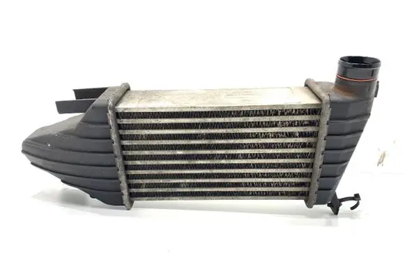 Opel Astra H Intercooler radiator 13128926