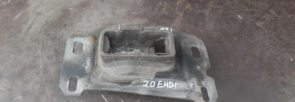Peugeot Expert Gearbox mounting bracket 9821257480