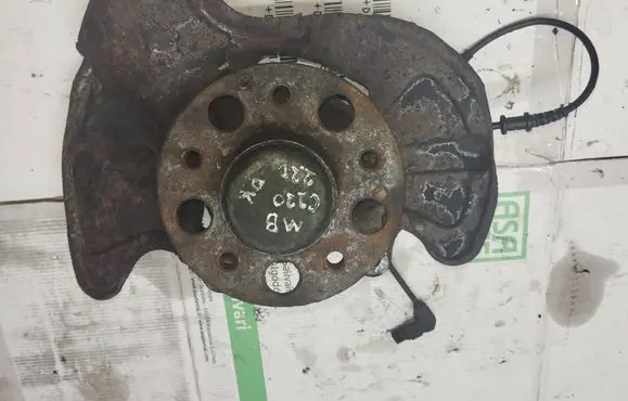 Mercedes-Benz C W203 Front wheel hub spindle knuckle
