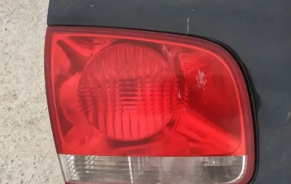 Volkswagen Touareg I Tailgate rear/tail lights