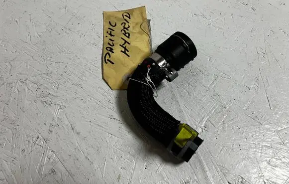Chrysler Pacifica Electric car engine cooling hoses/pipes 0053415175 68238395AB P20230329
