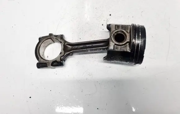 Nissan Almera N16 Piston with connecting rod