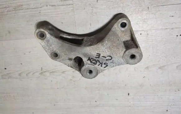 Opel Corsa E Gearbox mounting bracket 13185906