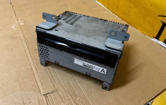 Ford Mustang VI Radio/CD/DVD/GPS head unit HR3T-19C107-AA HR3T19C107AA