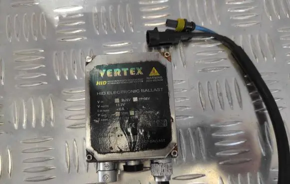 Headlight ballast module Xenon