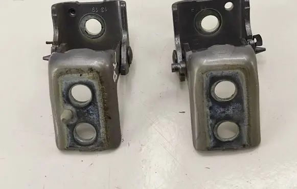 Front door hinge set
