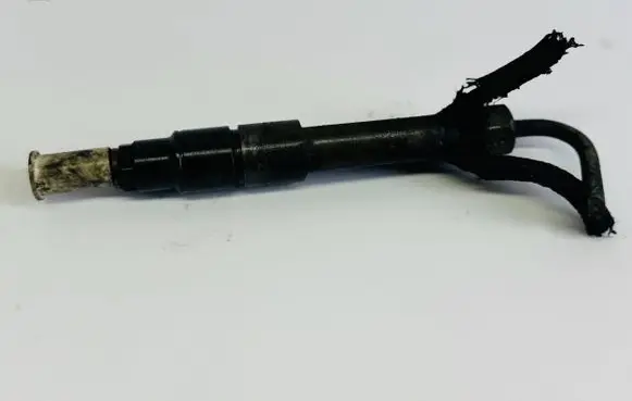 Volkswagen Golf IV Fuel injector 038130201G