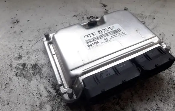 Audi A4 S4 B6 8E 8H Engine control unit/module 8E0907401M