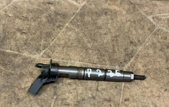 Mercedes-Benz E W212 Fuel injector A6420701387 080212
