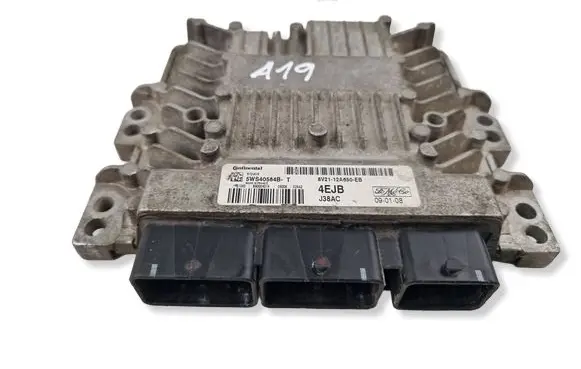 Ford Fiesta Engine control unit/module 8V2112A650EB 5WS40584B