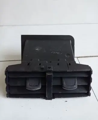 Ford Edge II Rear air vent grill EM2B19C570