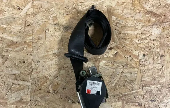 Audi A6 S6 C5 4B Front seatbelt 560585901 008R000 41157