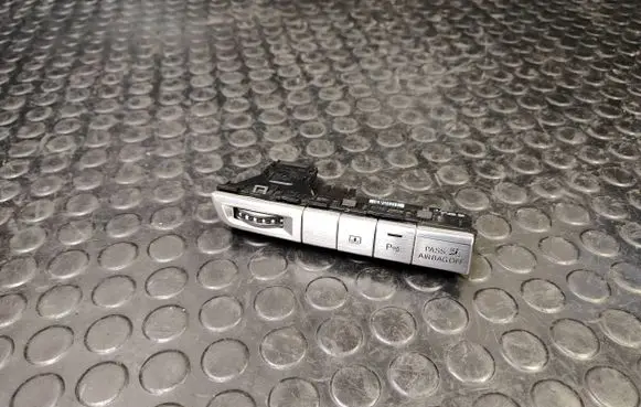 Audi A8 S8 D4 4H Parking (PDC) sensor switch 4H2959674R