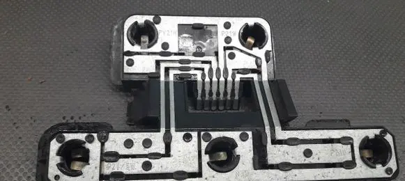 Opel Tigra A Tail light bulb cover holder