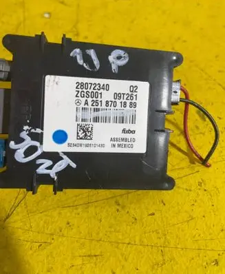 Mercedes-Benz ML W164 Aerial antenna amplifier A2518701889
