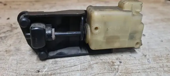 Volvo XC90 Fuel tank cap lock motor 9483311