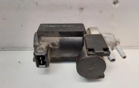 Hyundai i40 Turbo solenoid valve 70027200