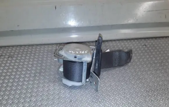 Mitsubishi Eclipse Rear seatbelt