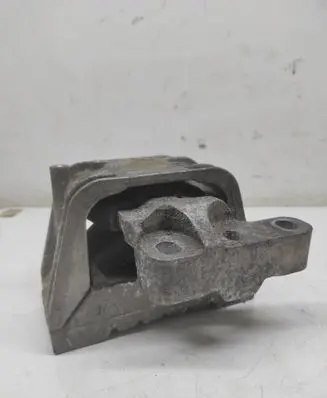 Engine mount bracket