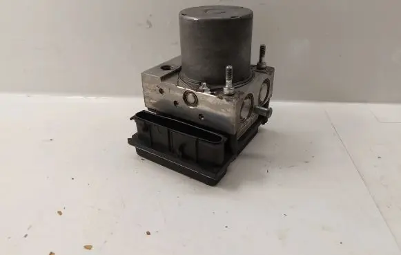 Toyota Corolla Verso AR10 ABS Pump 440500F030 445400F020