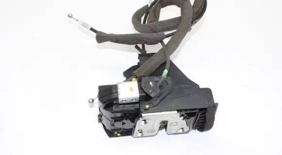 Nissan Juke I F15 Coupe door lock (next to the handle) 