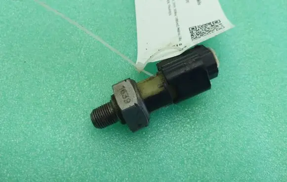 Nissan Qashqai Oil pressure sensor 05053R