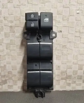 Toyota RAV 4 (XA50) Electric window control switch 8404042050