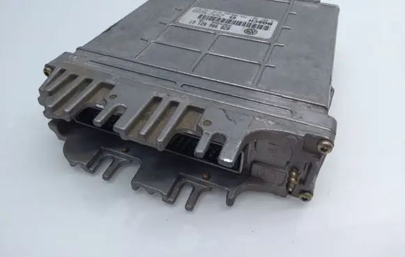 Seat Alhambra (Mk1) Engine control unit/module 028906021