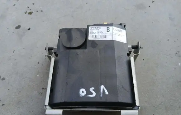 Volvo V50 Voice control module 8673256