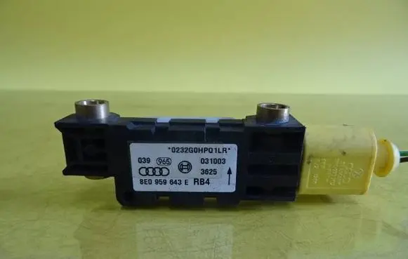 Audi A6 S6 C6 4F Airbag deployment crash/impact sensor 8E0959643E