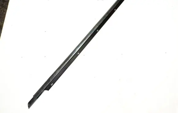 Audi A4 S4 B7 8E 8H Front door glass trim molding 8E0853283B