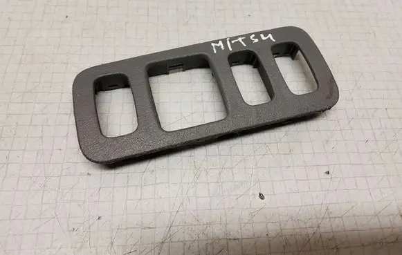 Mitsubishi Space Wagon Other interior part XR320889