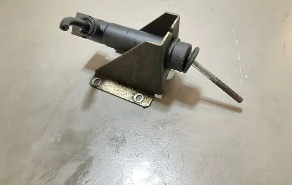 Clutch slave cylinder